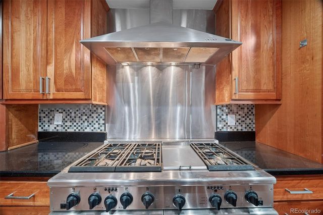 4180 S Monaco Parkway, Denver, CO 80237