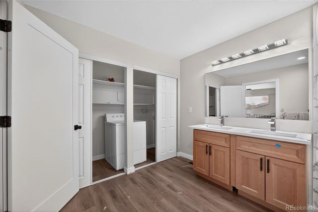 4180 S Monaco Parkway, Denver, CO 80237