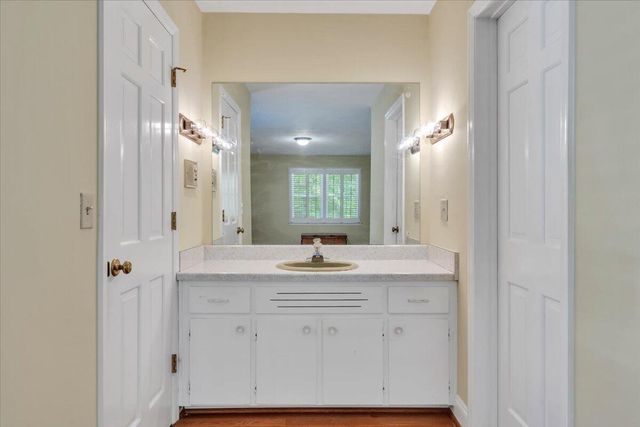 1700 Home CIR, Salem, VA 24153