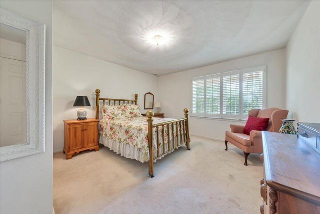 1700 Home CIR, Salem, VA 24153