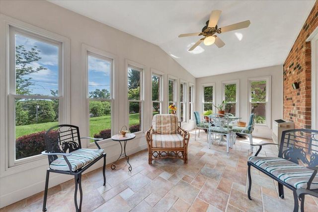 1700 Home CIR, Salem, VA 24153