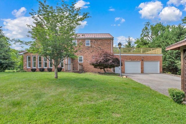 1700 Home CIR, Salem, VA 24153