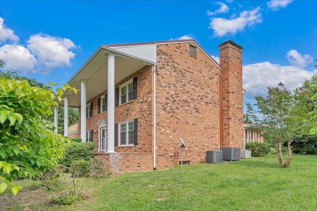 1700 Home CIR, Salem, VA 24153