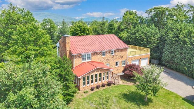1700 Home CIR, Salem, VA 24153