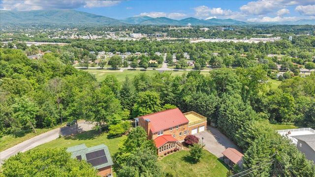 1700 Home CIR, Salem, VA 24153