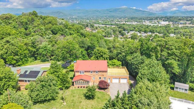 1700 Home CIR, Salem, VA 24153