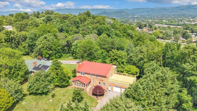 1700 Home CIR, Salem, VA 24153