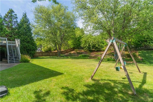 435 Ashbry Run Drive, Winston-salem, NC 27106