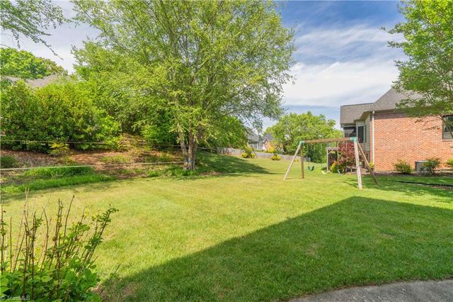 435 Ashbry Run Drive, Winston-salem, NC 27106