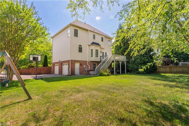 435 Ashbry Run Drive, Winston-salem, NC 27106