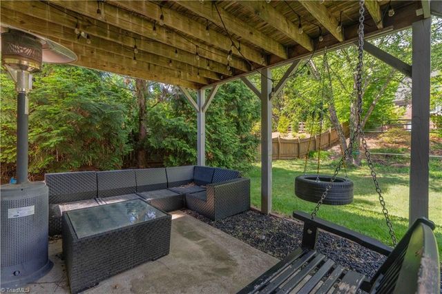 435 Ashbry Run Drive, Winston-salem, NC 27106