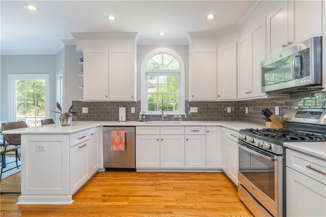 435 Ashbry Run Drive, Winston-salem, NC 27106