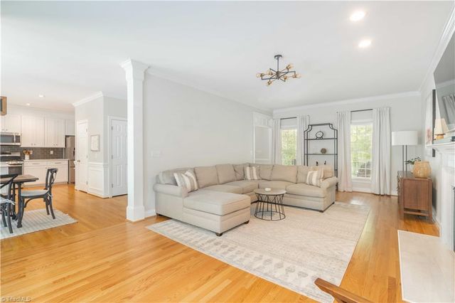 435 Ashbry Run Drive, Winston-salem, NC 27106