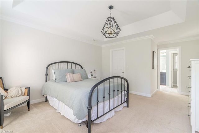 435 Ashbry Run Drive, Winston-salem, NC 27106