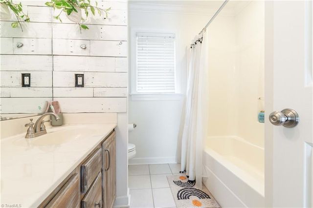 435 Ashbry Run Drive, Winston-salem, NC 27106