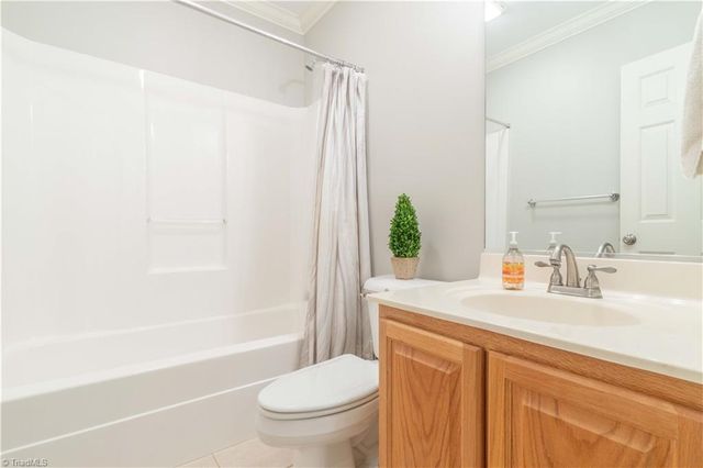 435 Ashbry Run Drive, Winston-salem, NC 27106
