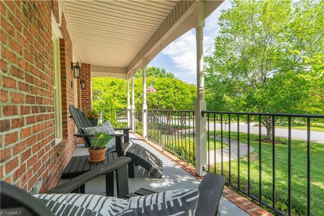 435 Ashbry Run Drive, Winston-salem, NC 27106