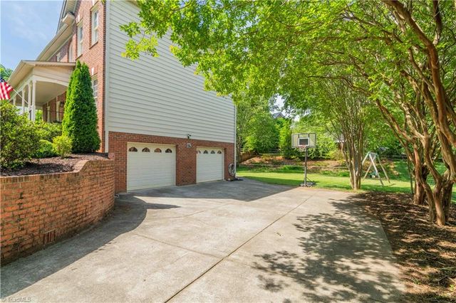 435 Ashbry Run Drive, Winston-salem, NC 27106