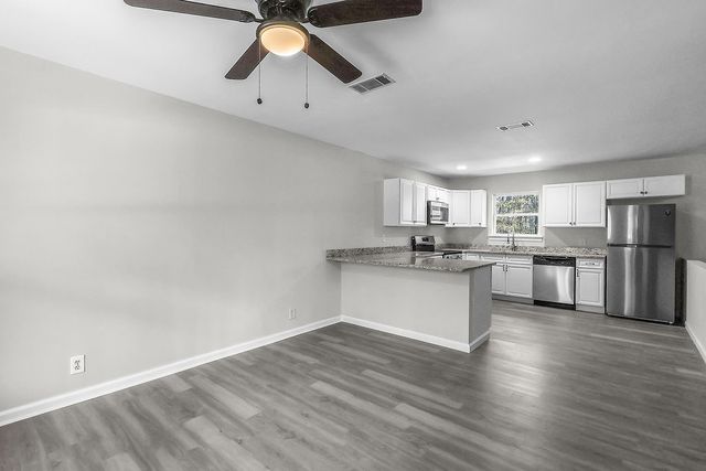 1202 Market Street, Darien, GA 31305