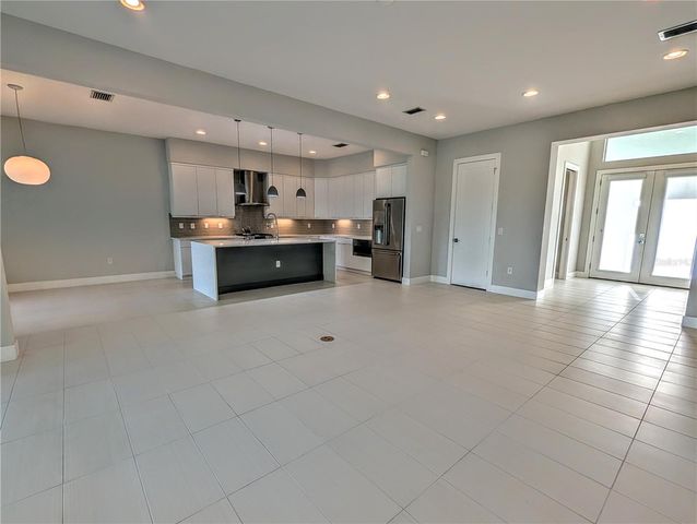 7744 SANDHILL LAKE DRIVE, Sarasota, FL 34241