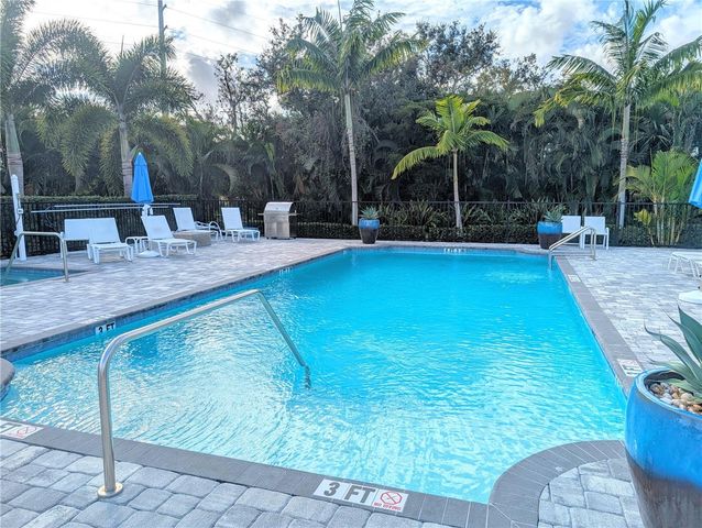 7744 SANDHILL LAKE DRIVE, Sarasota, FL 34241