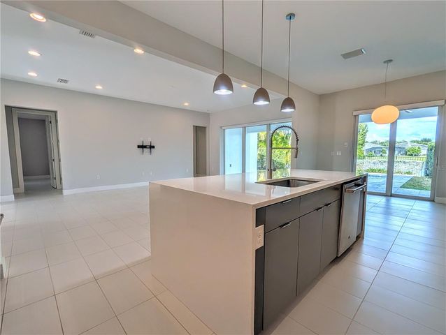 7744 SANDHILL LAKE DRIVE, Sarasota, FL 34241