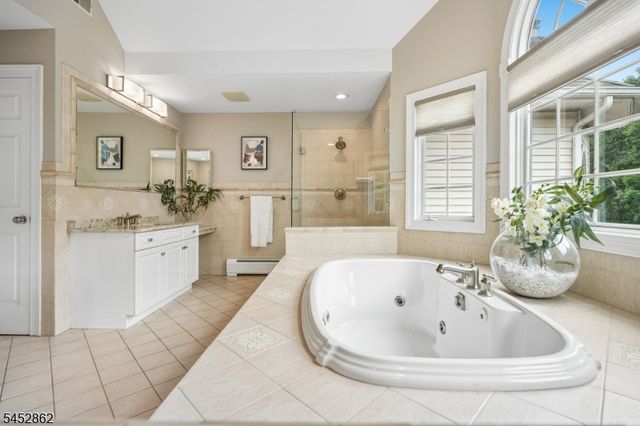3 Forest Hill Dr, Sparta Twp., NJ 07871