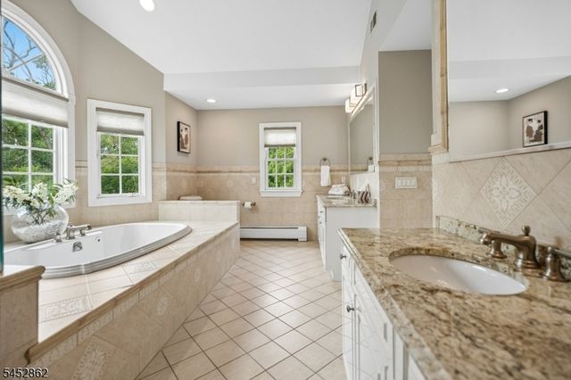 3 Forest Hill Dr, Sparta Twp., NJ 07871