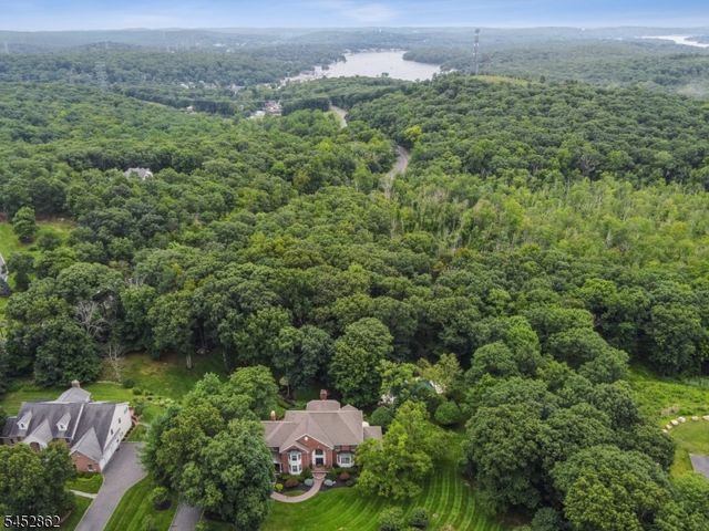 3 Forest Hill Dr, Sparta Twp., NJ 07871