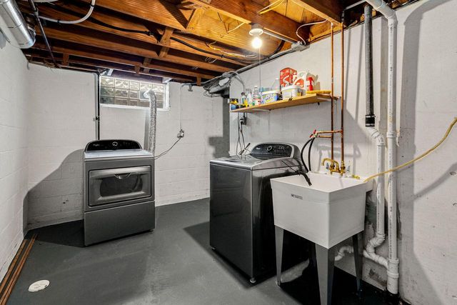 7639 W Lorraine PLACE, Milwaukee, WI 53222