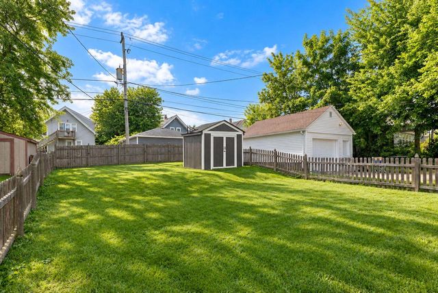 7639 W Lorraine PLACE, Milwaukee, WI 53222