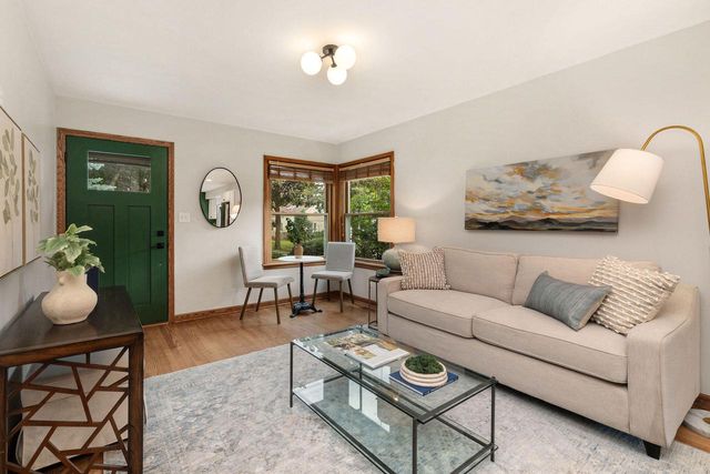7639 W Lorraine PLACE, Milwaukee, WI 53222
