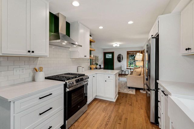 7639 W Lorraine PLACE, Milwaukee, WI 53222