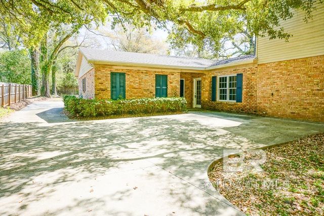 255 Suffolk Road, Mobile, AL 36608