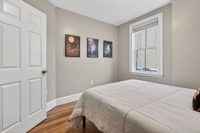 49 Essex St 1L, Salem, MA 01970