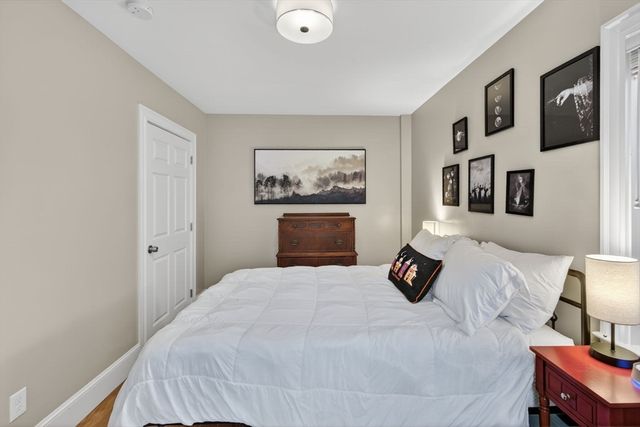 49 Essex St 1L, Salem, MA 01970