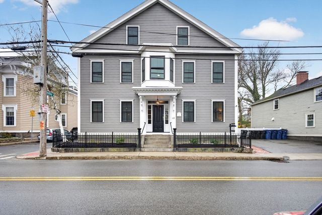 49 Essex St 1L, Salem, MA 01970