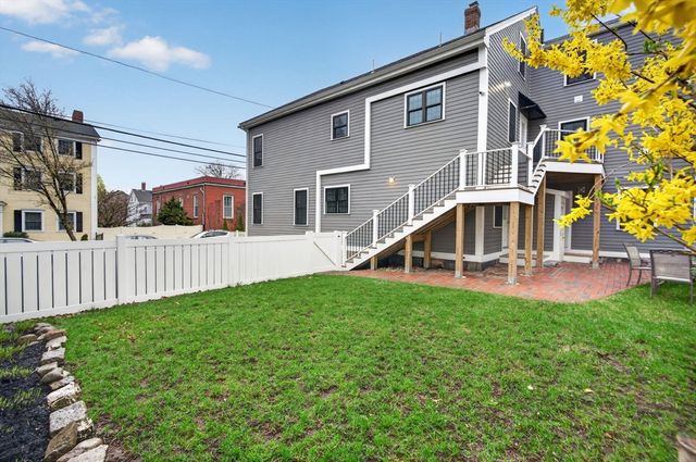 49 Essex St 1L, Salem, MA 01970