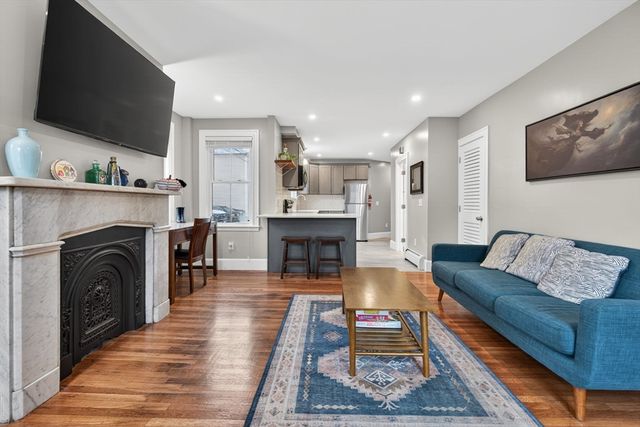 49 Essex St 1L, Salem, MA 01970