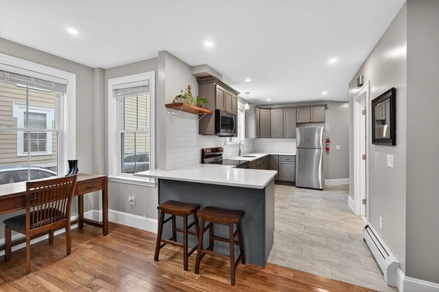 49 Essex St 1L, Salem, MA 01970