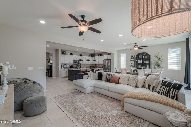 2853 E VIRGINIA Street, Mesa, AZ 85213