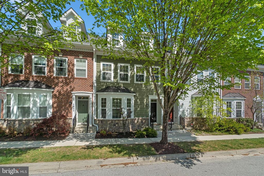 Image 1 of property listing at 5940 TALBOT DR, Ellicott City, MD 21043