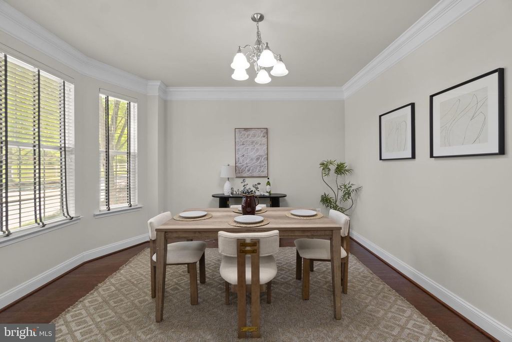 Image 11 of property listing at 5940 TALBOT DR, Ellicott City, MD 21043