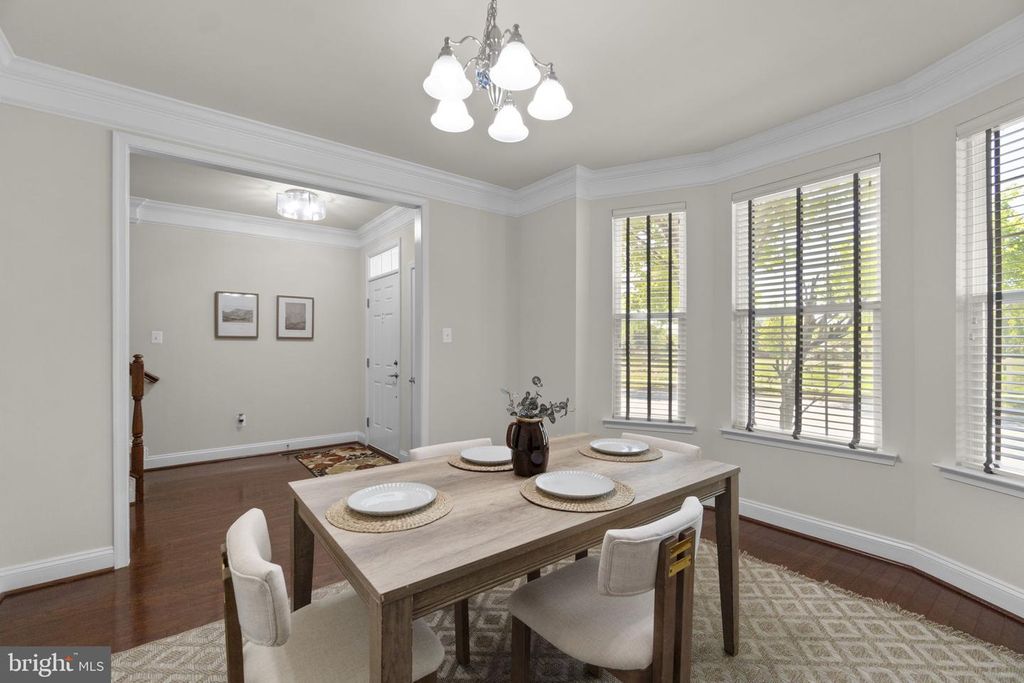 Image 12 of property listing at 5940 TALBOT DR, Ellicott City, MD 21043