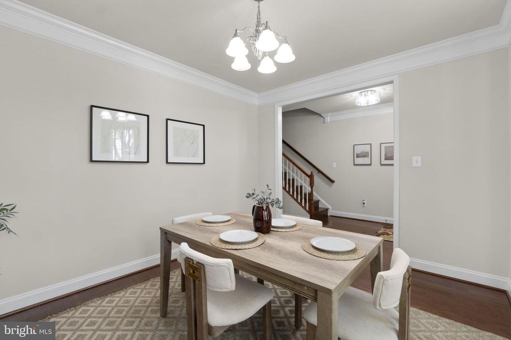 Image 13 of property listing at 5940 TALBOT DR, Ellicott City, MD 21043