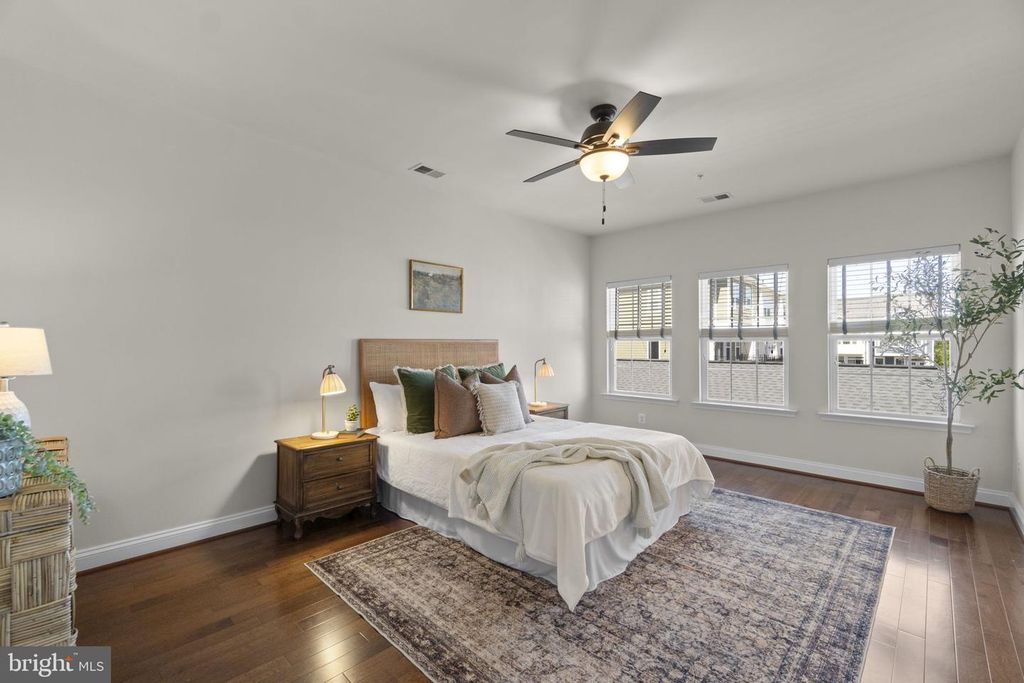 Image 16 of property listing at 5940 TALBOT DR, Ellicott City, MD 21043