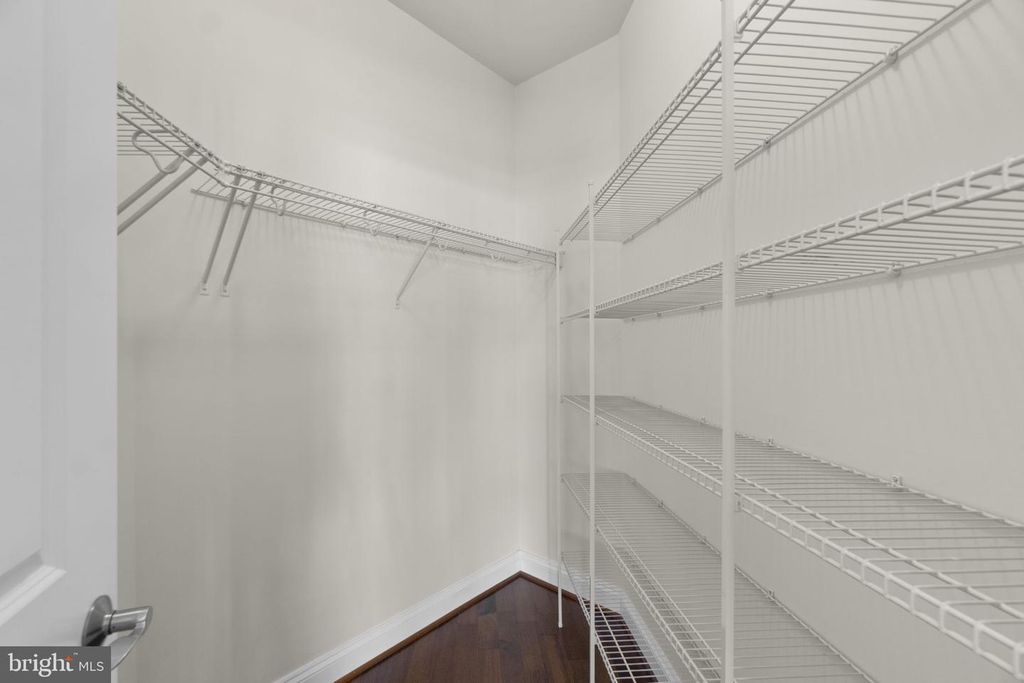 Image 20 of property listing at 5940 TALBOT DR, Ellicott City, MD 21043