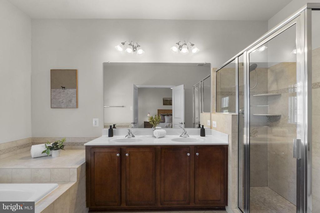 Image 22 of property listing at 5940 TALBOT DR, Ellicott City, MD 21043