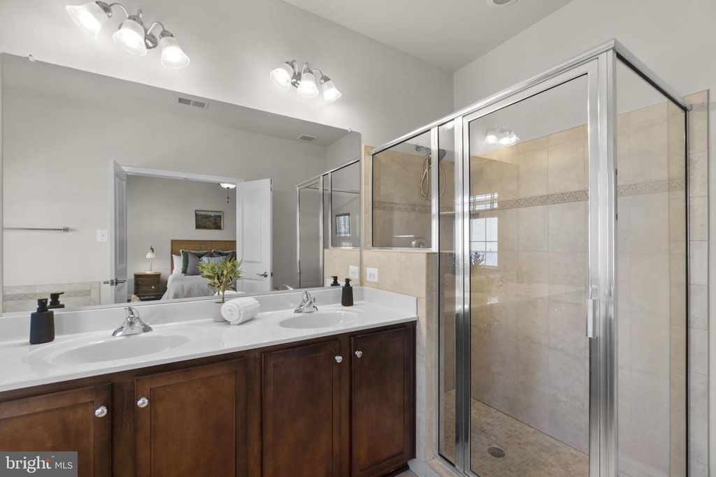 Image 23 of property listing at 5940 TALBOT DR, Ellicott City, MD 21043