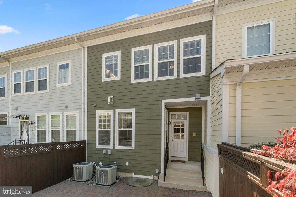 Image 42 of property listing at 5940 TALBOT DR, Ellicott City, MD 21043